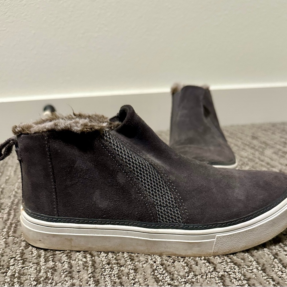 Toms Slip-on Grey Suede Ankle Boots with Fur Trim